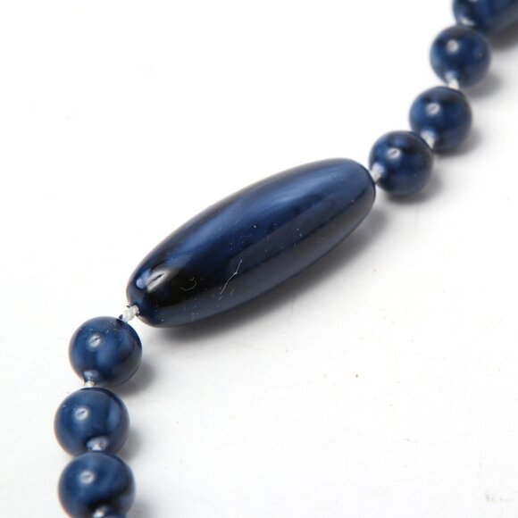 Vintage Oblong Acrylic Beaded Necklace Navy Blue Beads Long Tapered Retro 80s - Picture 2 of 5